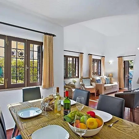 Sleeps 4 With Pool Air Con And Wifi *
