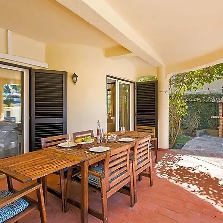 别墅 Sleeps 4 With Pool Air Con And Wifi *