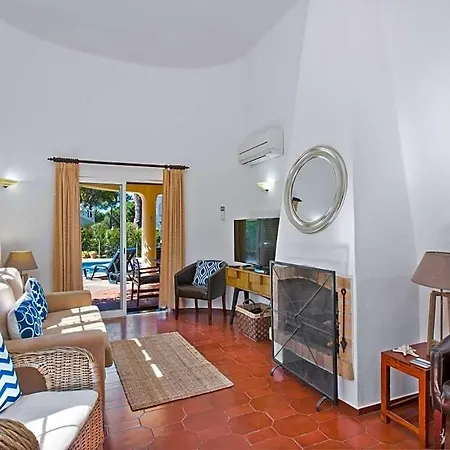 Sleeps 4 With Pool Air Con And Wifi *