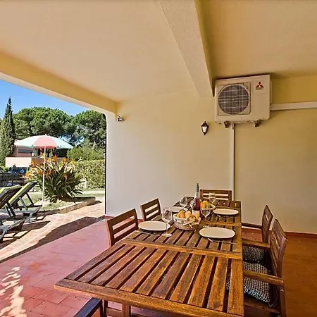 Sleeps 4 With Pool Air Con And Wifi Vila Vilamoura